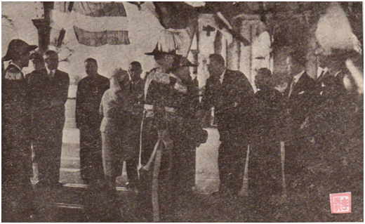 MOSAICO III-17-18 1952 - Visita do Governador a HK II